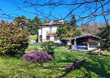 VARESE ZONA BELFORTE AMPIA VILLA CON GRANDE GIARDINO