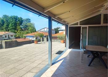 VARESE CASBENO STRATEGICO APPARTAMENTO CON TERRAZZO LOGGIA E VERANDA